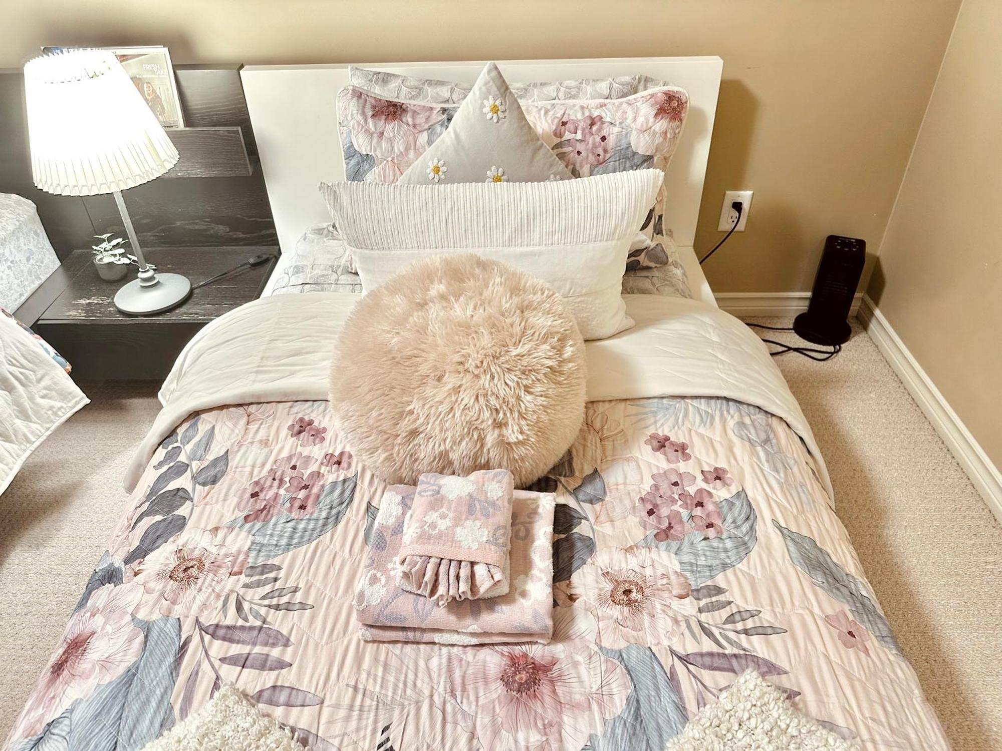 Scorpio House Langley Room B Екстериор снимка